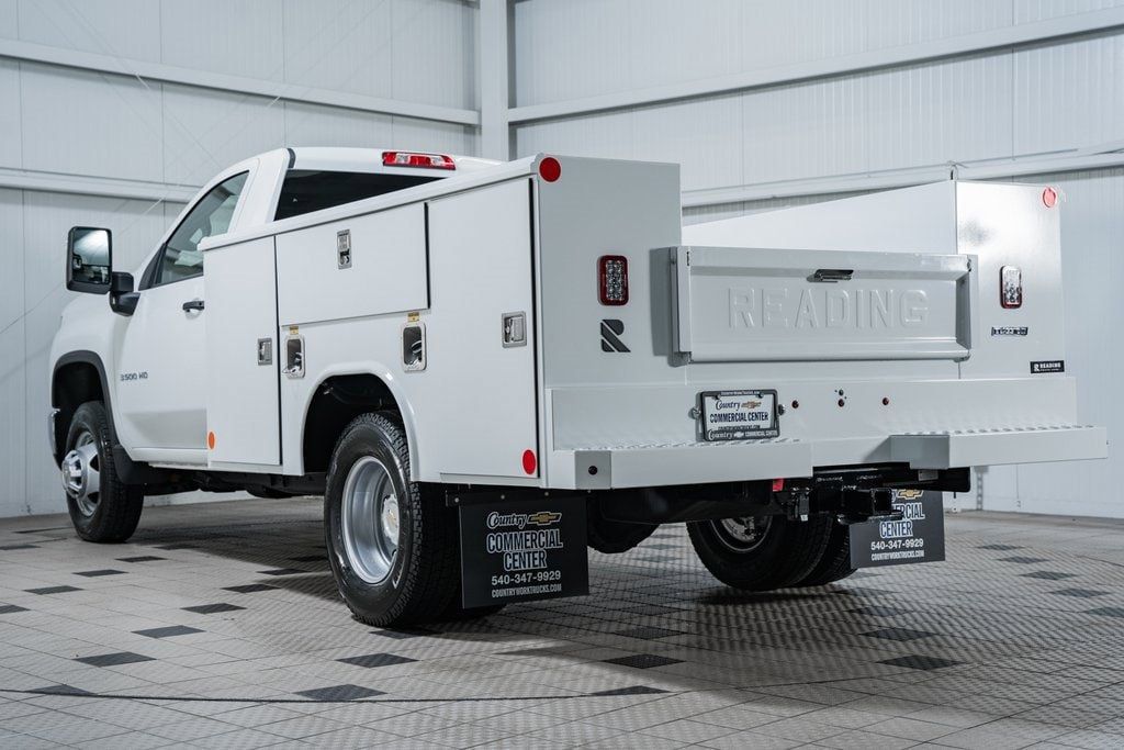 2025 Chevrolet Silverado 3500 HD Chassis Cab Work Truck - 22868338 - 4