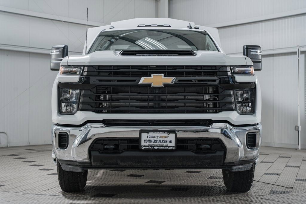 2025 Chevrolet Silverado 3500HD Work Truck photo 2