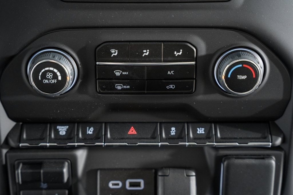 2025 Chevrolet Silverado 3500 HD Chassis Cab Work Truck - 22868340 - 23