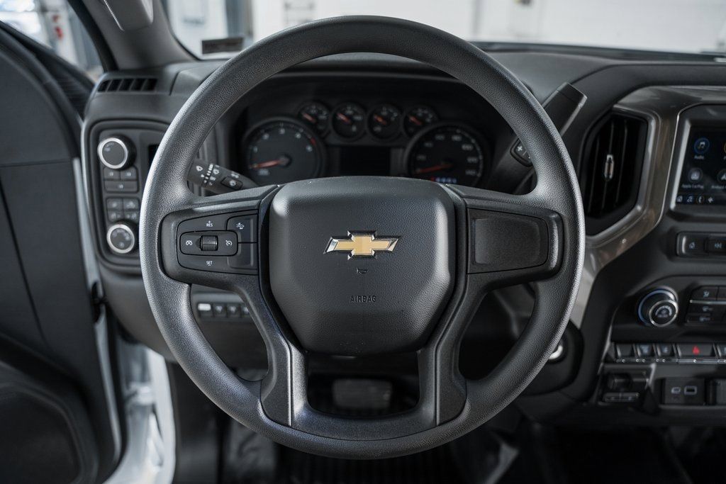 2025 Chevrolet Silverado 3500 HD Chassis Cab Work Truck - 22868340 - 28