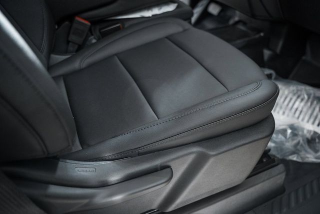 2025 Chevrolet Silverado 3500 HD Chassis Cab Work Truck - 22868340 - 31