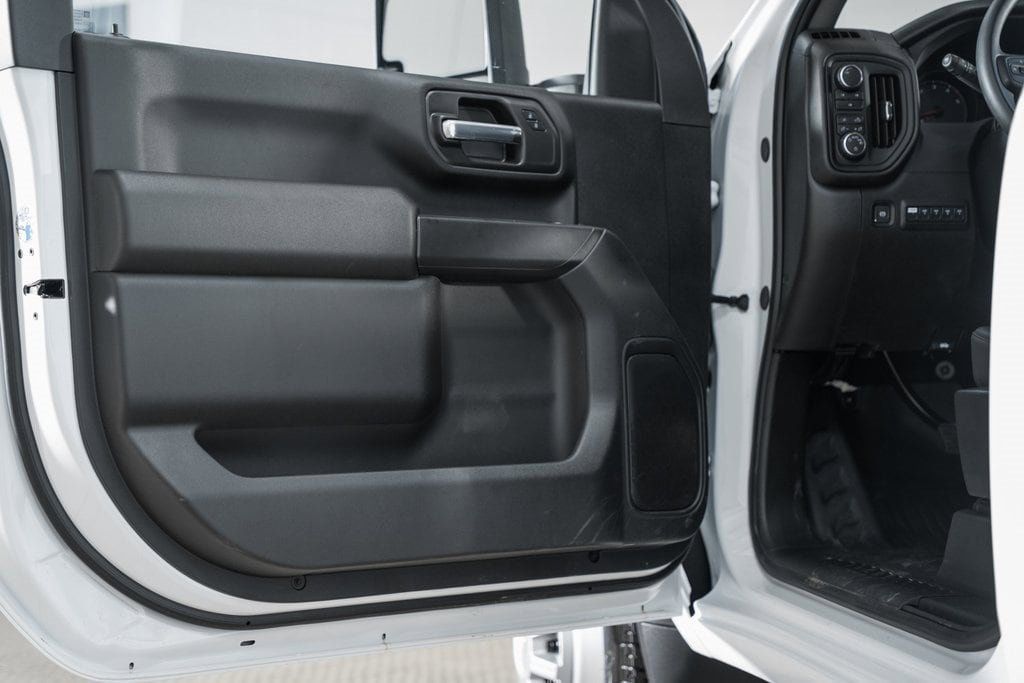 2025 Chevrolet Silverado 3500 HD Chassis Cab Work Truck - 22868340 - 32