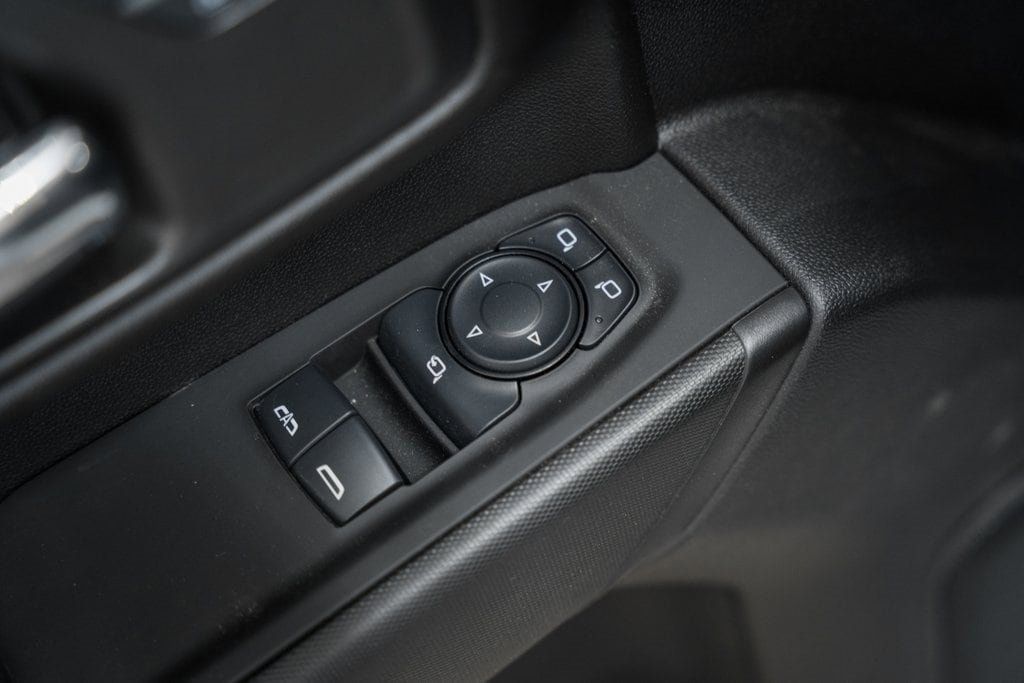 2025 Chevrolet Silverado 3500 HD Chassis Cab Work Truck - 22868340 - 33