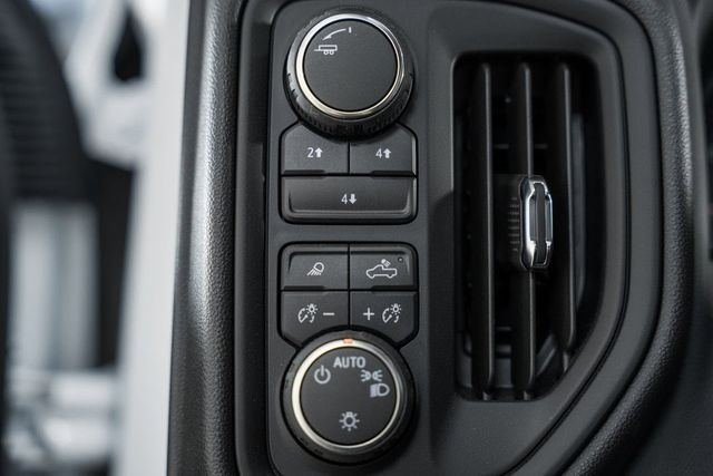 2025 Chevrolet Silverado 3500 HD Chassis Cab Work Truck - 22868340 - 34