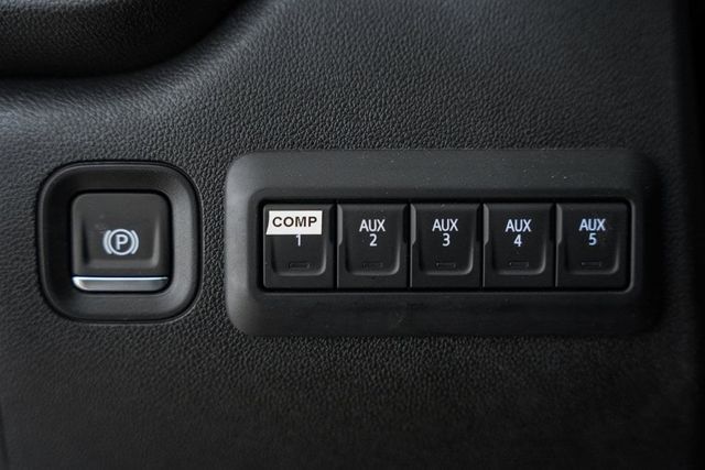 2025 Chevrolet Silverado 3500 HD Chassis Cab Work Truck - 22868340 - 35