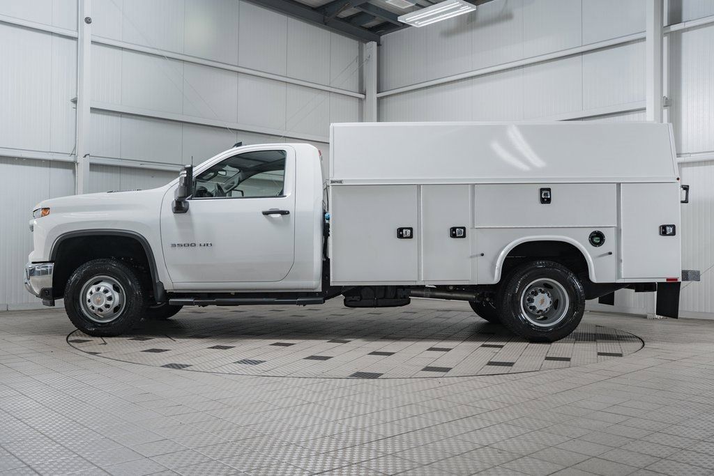 2025 Chevrolet Silverado 3500HD Work Truck photo 4