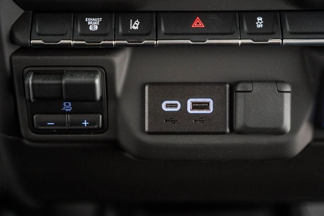 2025 Chevrolet Silverado 3500 HD Chassis Cab Work Truck - 22868341 - 31