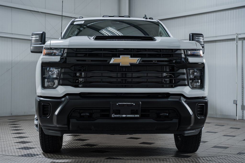 2025 Chevrolet Silverado 3500HD Work Truck photo 2