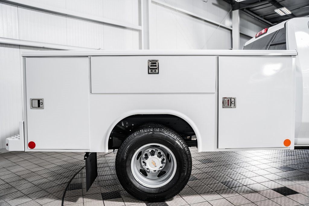 2025 Chevrolet Silverado 3500 HD Chassis Cab Work Truck - 22868348 - 23