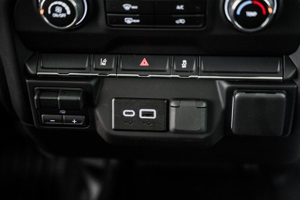 2025 Chevrolet Silverado 3500 HD Chassis Cab Work Truck - 22868348 - 35