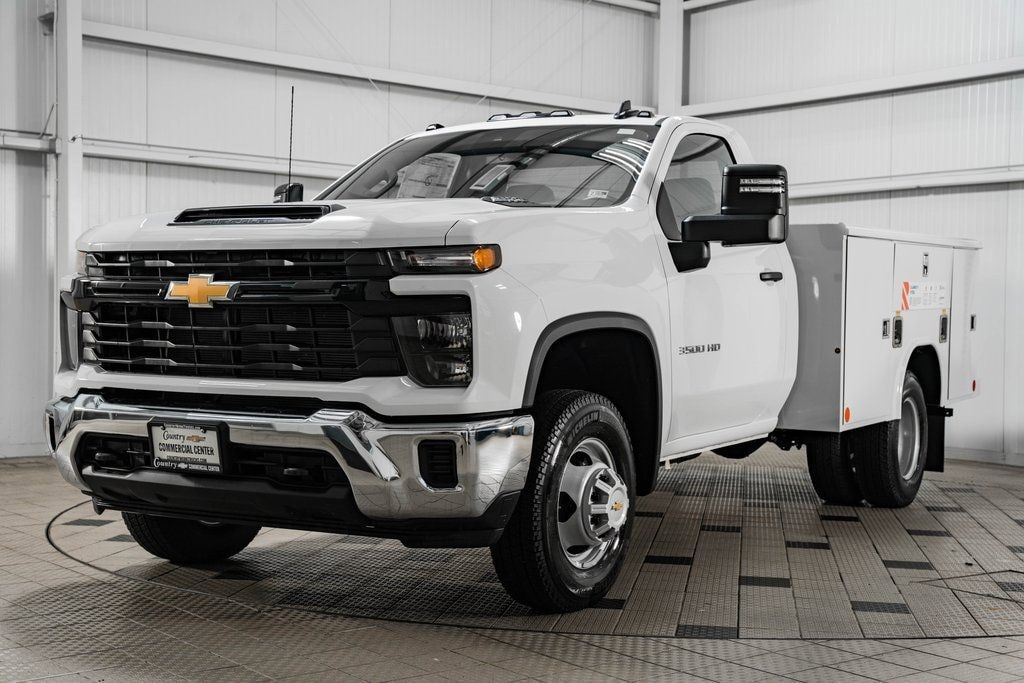 2025 Chevrolet Silverado 3500HD Work Truck photo 3