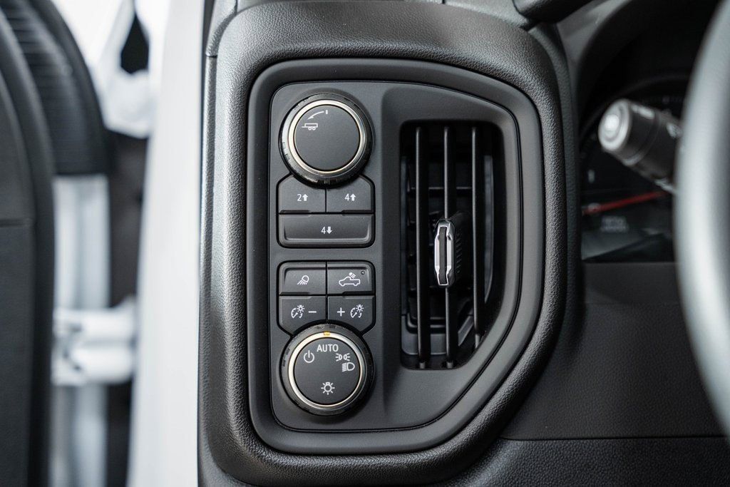 2025 Chevrolet Silverado 3500 HD Chassis Cab Work Truck - 22868351 - 37