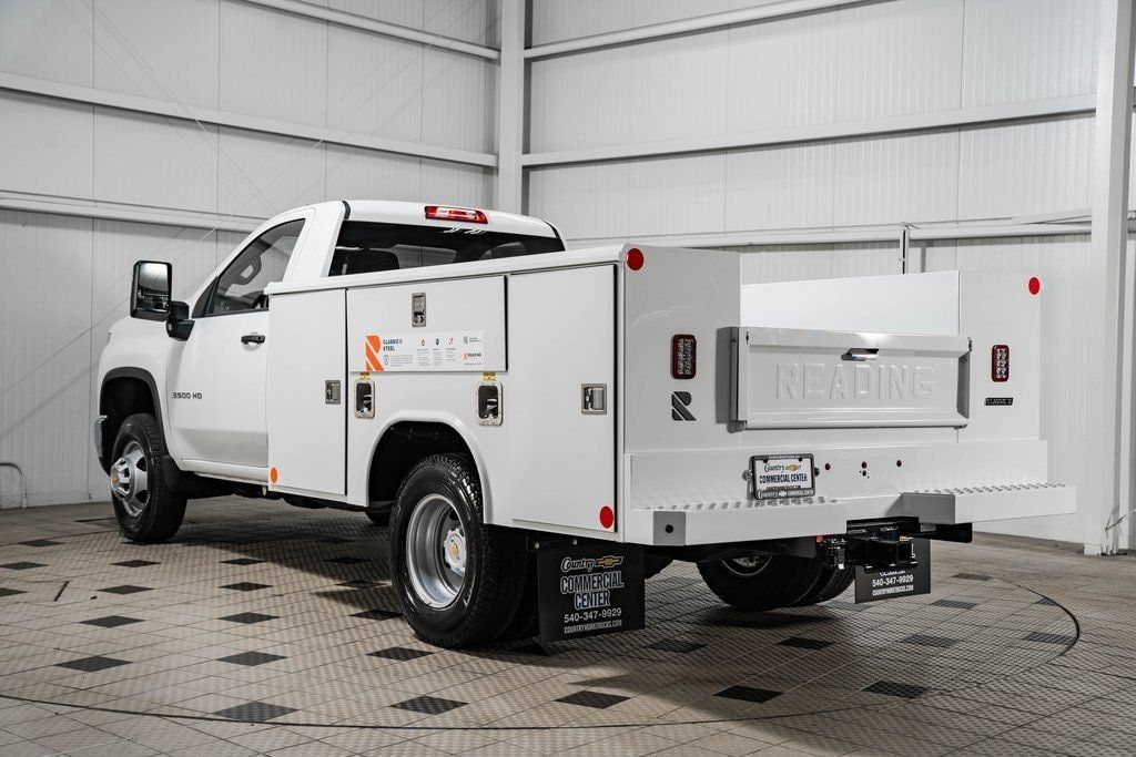 2025 Chevrolet Silverado 3500 HD Chassis Cab Work Truck - 22868351 - 4