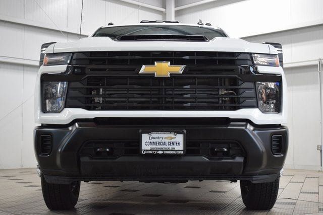 2025 Chevrolet Silverado 3500HD Work Truck photo 2