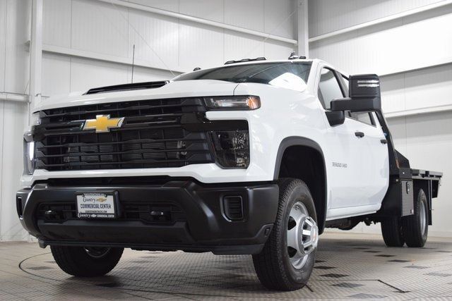 2025 Chevrolet Silverado 3500HD Work Truck photo 3