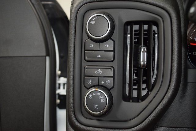 2025 Chevrolet Silverado 3500 HD Chassis Cab Work Truck - 22868358 - 32