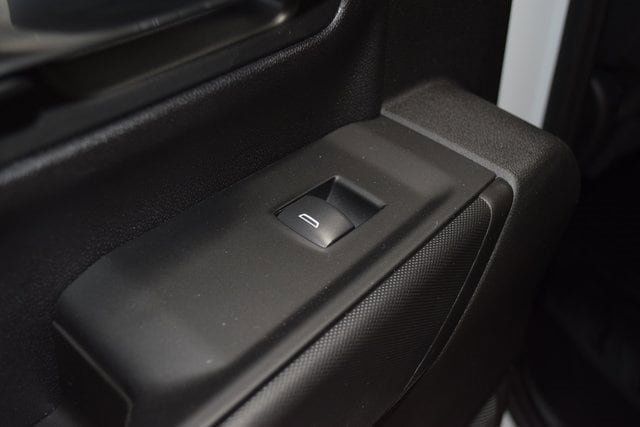 2025 Chevrolet Silverado 3500 HD Chassis Cab Work Truck - 22868358 - 40