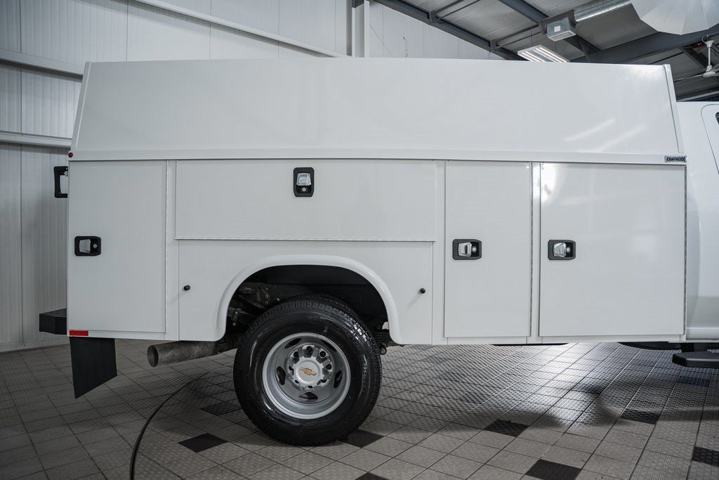 2025 Chevrolet Silverado 3500 HD Chassis Cab Work Truck - 22868359 - 17