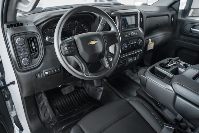 2025 Chevrolet Silverado 3500 HD Chassis Cab Work Truck - 22868359 - 23