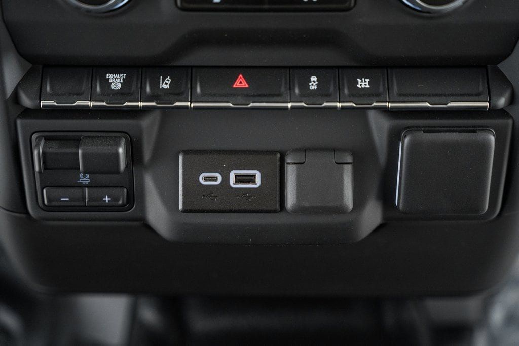 2025 Chevrolet Silverado 3500 HD Chassis Cab Work Truck - 22868359 - 28