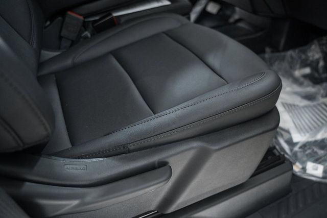 2025 Chevrolet Silverado 3500 HD Chassis Cab Work Truck - 22868359 - 35