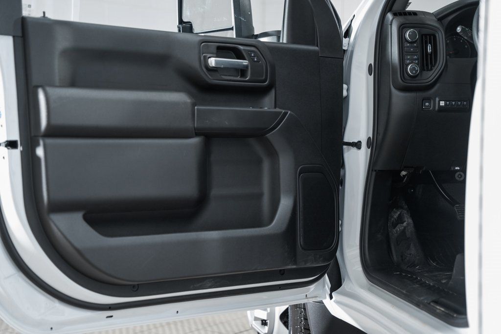 2025 Chevrolet Silverado 3500 HD Chassis Cab Work Truck - 22868359 - 36