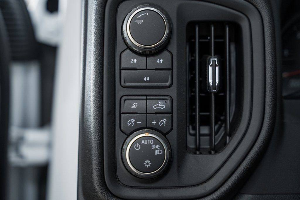 2025 Chevrolet Silverado 3500 HD Chassis Cab Work Truck - 22868359 - 38