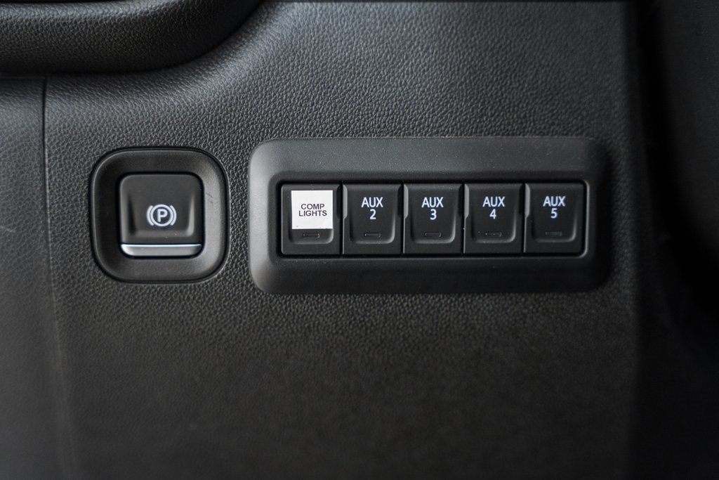 2025 Chevrolet Silverado 3500 HD Chassis Cab Work Truck - 22868359 - 39