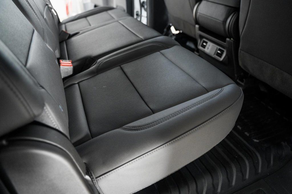 2025 Chevrolet Silverado 3500 HD Chassis Cab Work Truck - 22868361 - 31