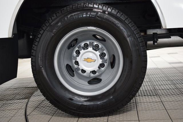 2025 Chevrolet Silverado 3500 HD Chassis Cab Work Truck - 22868362 - 17