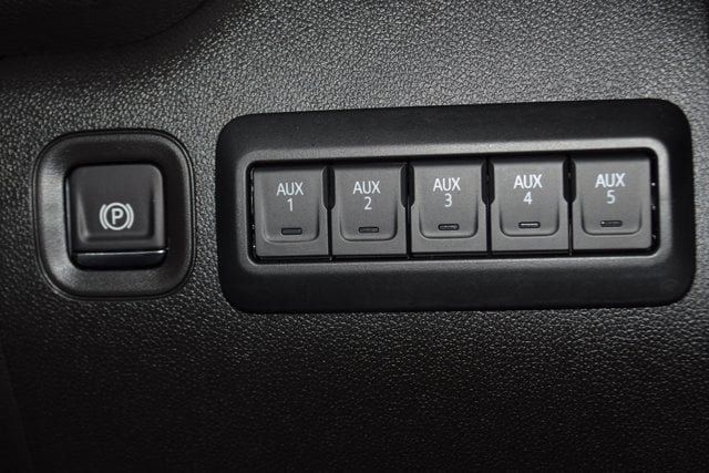 2025 Chevrolet Silverado 3500 HD Chassis Cab Work Truck - 22868362 - 37