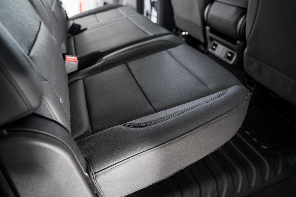 2025 Chevrolet Silverado 3500 HD Chassis Cab Work Truck - 22868364 - 33