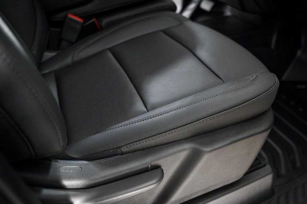 2025 Chevrolet Silverado 3500 HD Chassis Cab Work Truck - 22868364 - 34