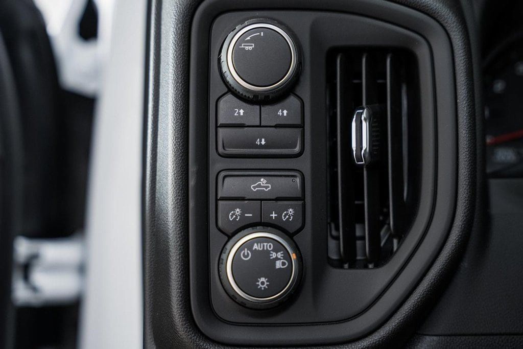 2025 Chevrolet Silverado 3500 HD Chassis Cab Work Truck - 22868364 - 38