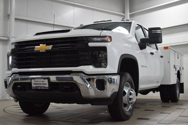 2025 Chevrolet Silverado 3500HD Work Truck photo 3