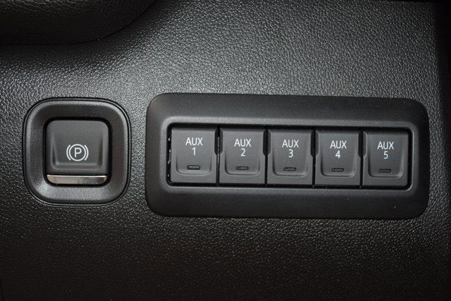 2025 Chevrolet Silverado 3500 HD Chassis Cab Work Truck - 22871178 - 30