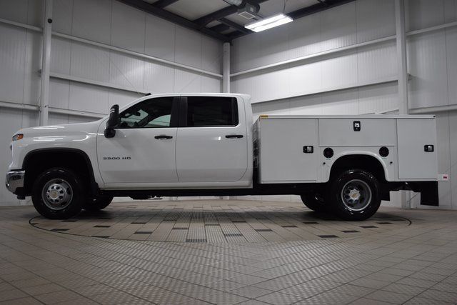 2025 Chevrolet Silverado 3500HD Work Truck photo 4