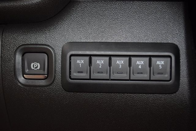 2025 Chevrolet Silverado 3500 HD Chassis Cab Work Truck - 22871179 - 40