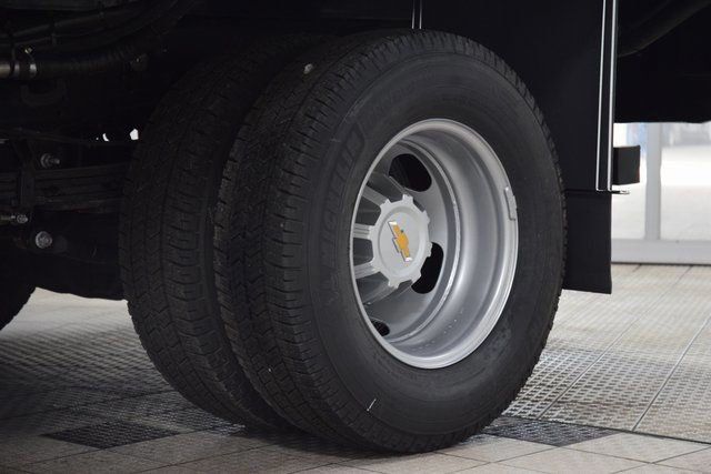 2025 Chevrolet Silverado 3500 HD Chassis Cab Work Truck - 22878220 - 17