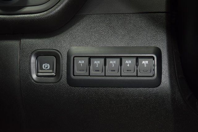 2025 Chevrolet Silverado 3500 HD Chassis Cab Work Truck - 22878220 - 24