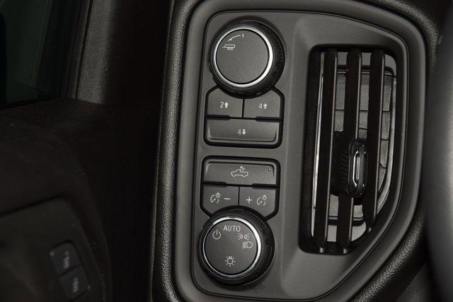 2025 Chevrolet Silverado 3500 HD Chassis Cab Work Truck - 22878221 - 24