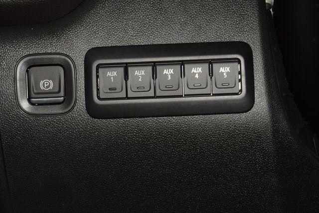 2025 Chevrolet Silverado 3500 HD Chassis Cab Work Truck - 22878221 - 25