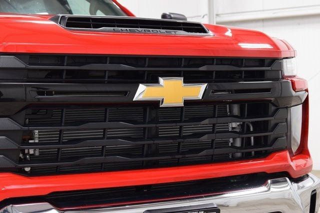 2025 Chevrolet Silverado 3500 HD Chassis Cab Work Truck - 22878221 - 4