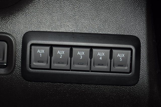 2025 Chevrolet Silverado 3500 HD Chassis Cab Work Truck - 22878223 - 28