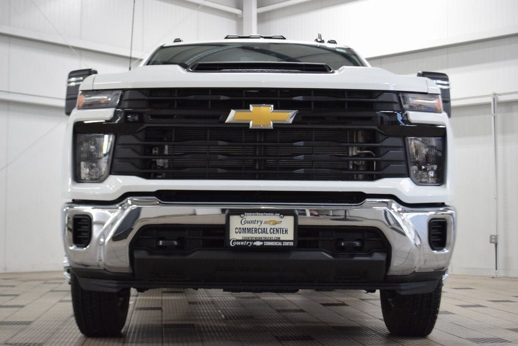 2025 Chevrolet Silverado 3500HD Work Truck photo 2