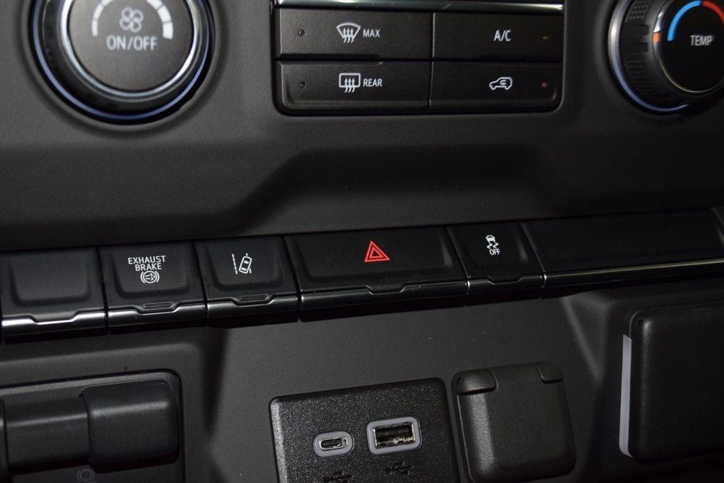 2025 Chevrolet Silverado 3500 HD Chassis Cab Work Truck - 22878996 - 33