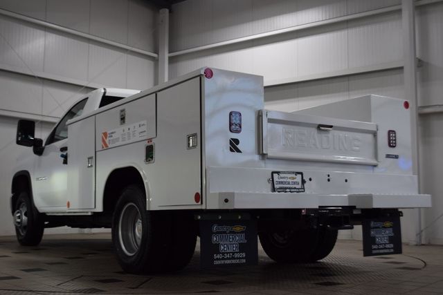 2025 Chevrolet Silverado 3500 HD Chassis Cab Work Truck - 22878996 - 4