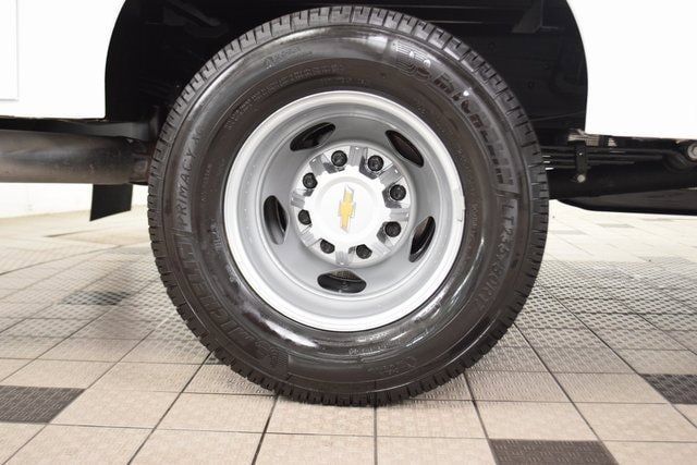 2025 Chevrolet Silverado 3500 HD Chassis Cab Work Truck - 22878997 - 14