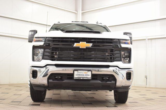 2025 Chevrolet Silverado 3500HD Work Truck photo 2
