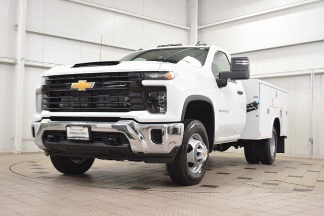 2025 Chevrolet Silverado 3500HD Work Truck photo 3